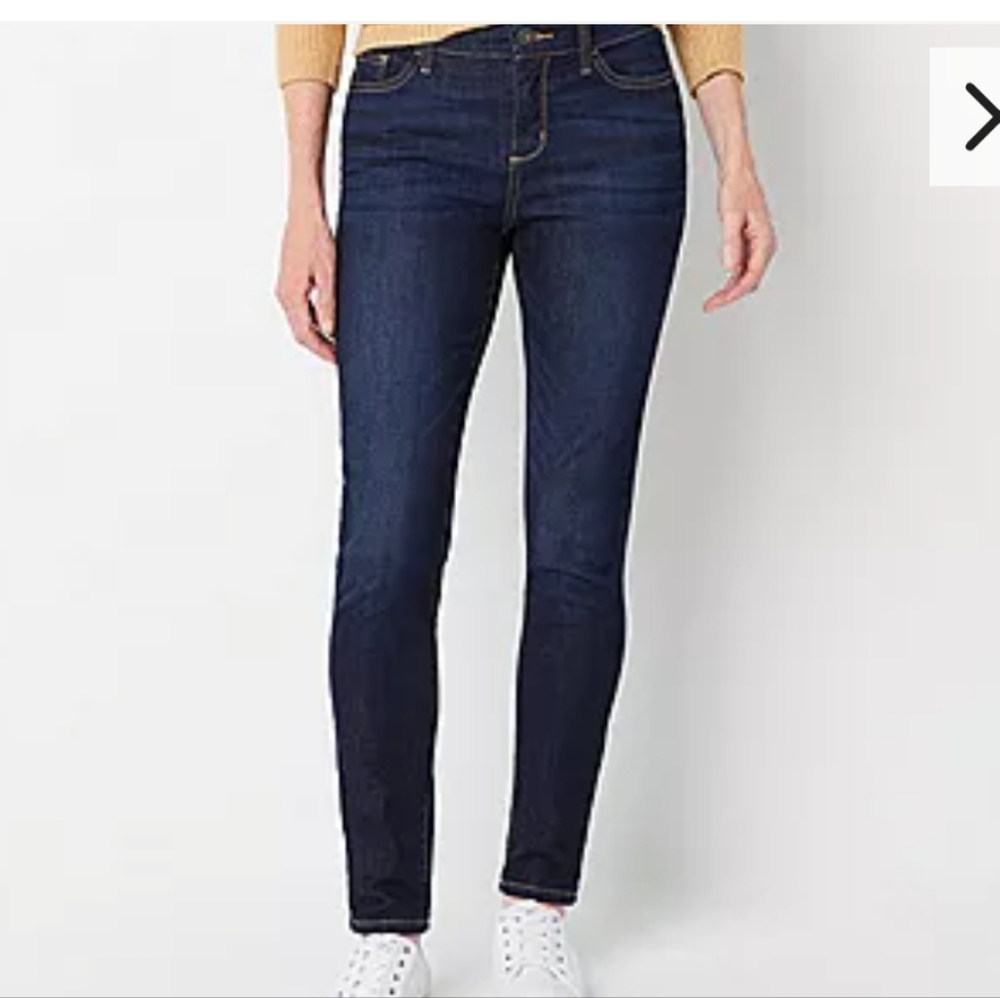 Mid rise skinny jean